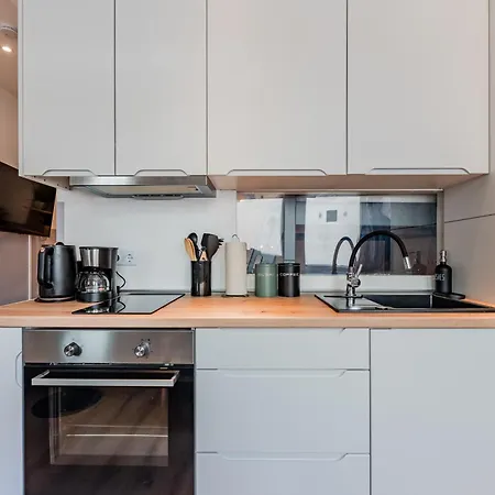 Schoenes Mikroapartment Am Mauerpark شقة