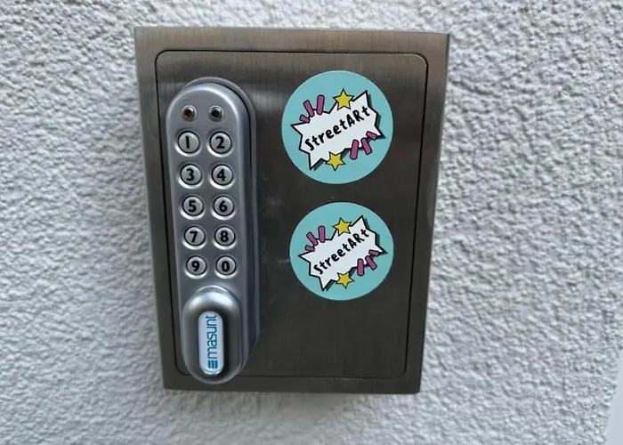 Artful Microapartment - Self Check In *