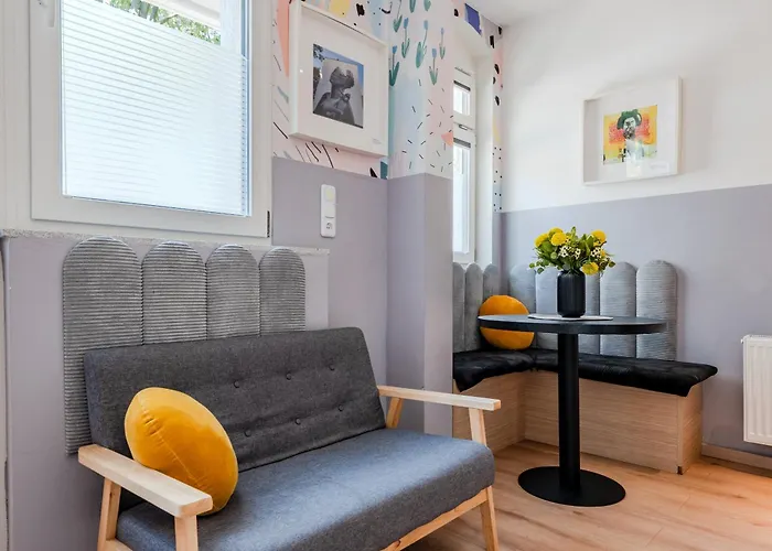 Artful Microapartment - Self Check In *